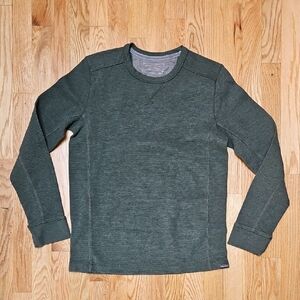 Green Long Sleeve Crewneck Shirt